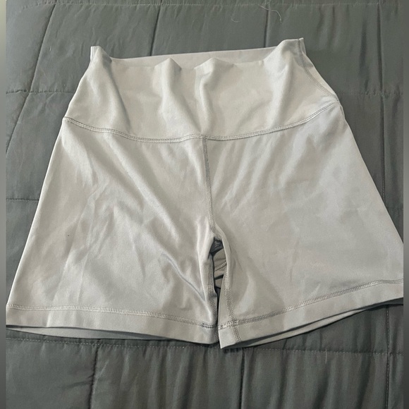 Light grey biker/medium length shorts, Yogalicious Lux brand size L. - Picture 1 of 1
